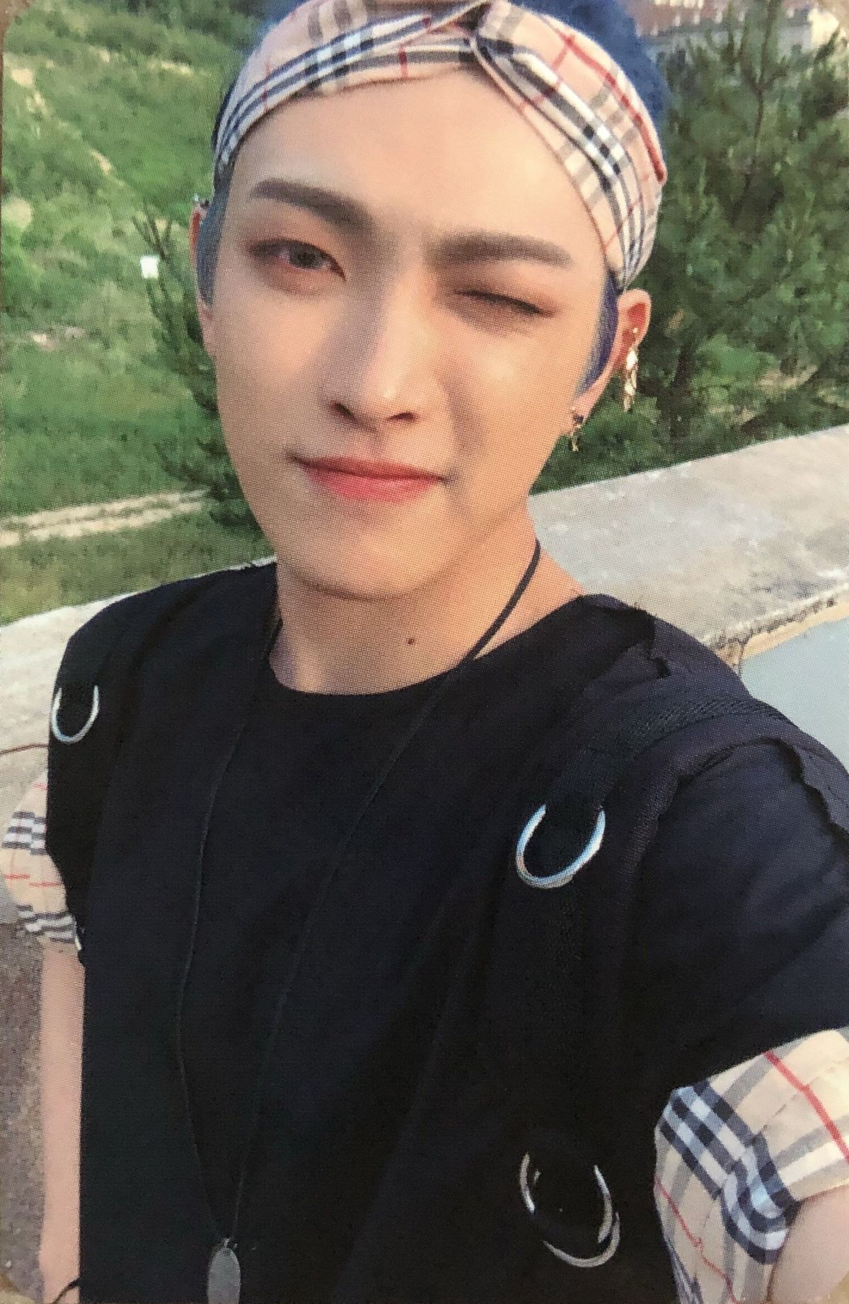 Hongjoong ATEEZ photocard from Benefit