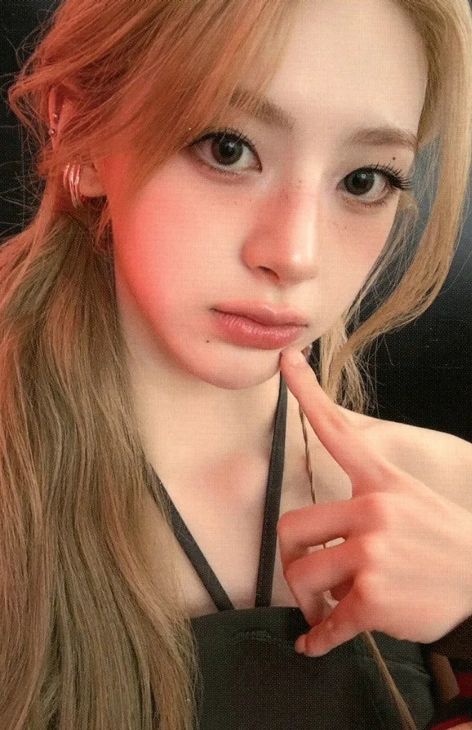 Yoon STAYC photocard - STAY ALIVE