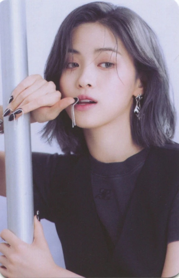 Ryujin ITZY photocard from Preorder