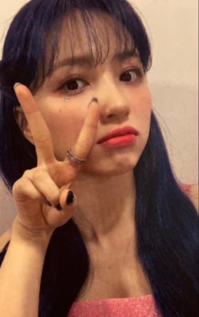 Jiwon Cherry Bullet photocard from Preorder
