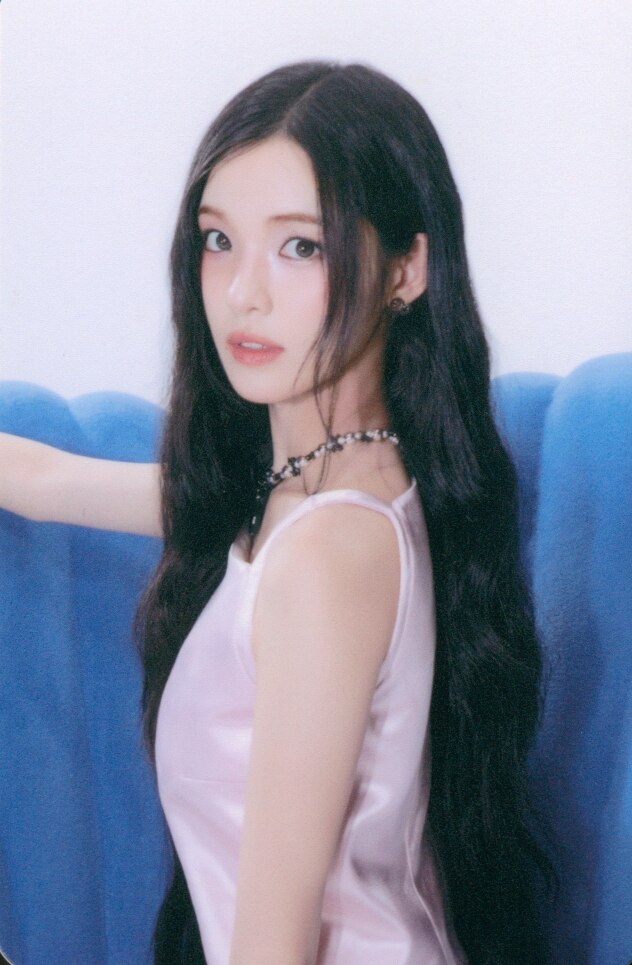 Yuha Hearts2Hearts photocard from Ver. 2