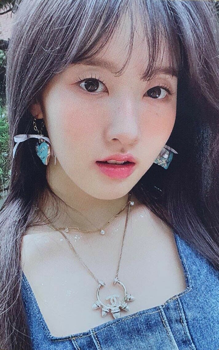 Sieun STAYC photocard from Photocards