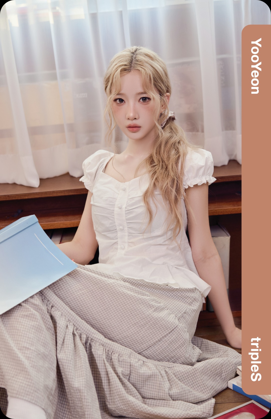 Yooyeon tripleS photocard from Showcase Objekt Pack