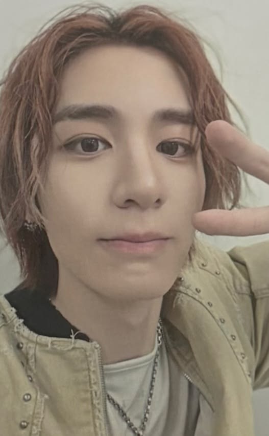 Leehan BOYNEXTDOOR photocard from Benefit