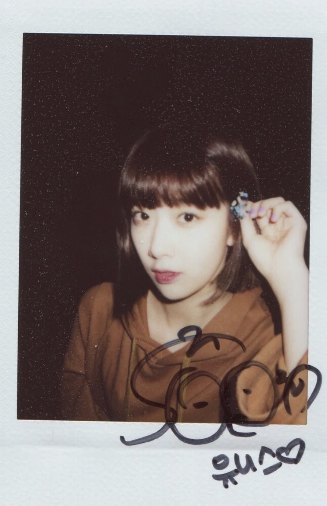 Eunice DIA photocard from Autographed Polaroid