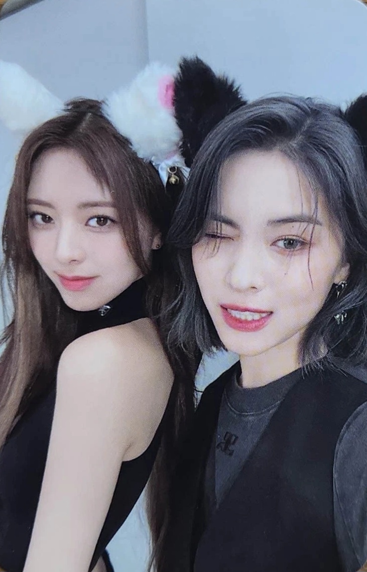  ITZY photocard - Cheshire Photocard