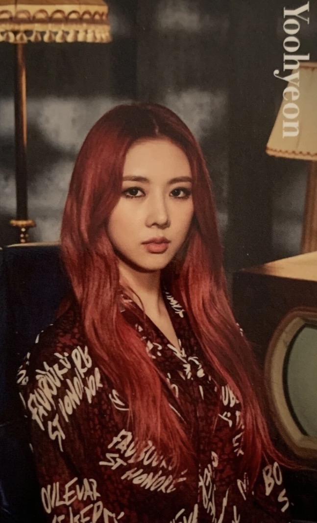 Yoohyeon Dreamcatcher photocard from Photocard
