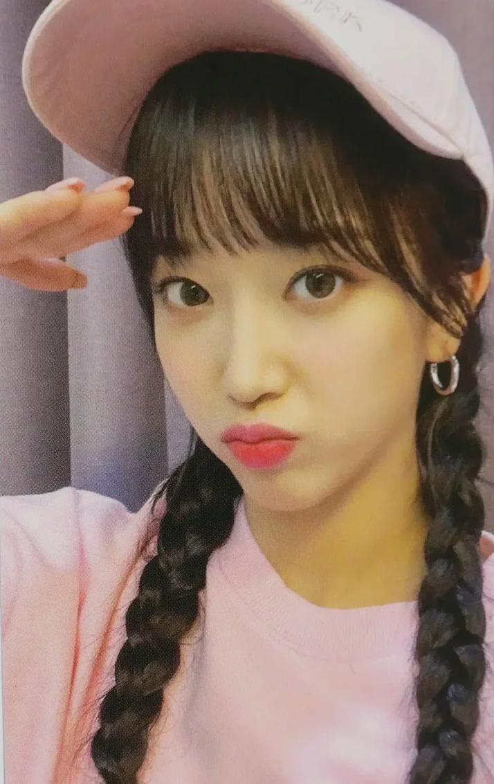 Sumin STAYC photocard from Benefit