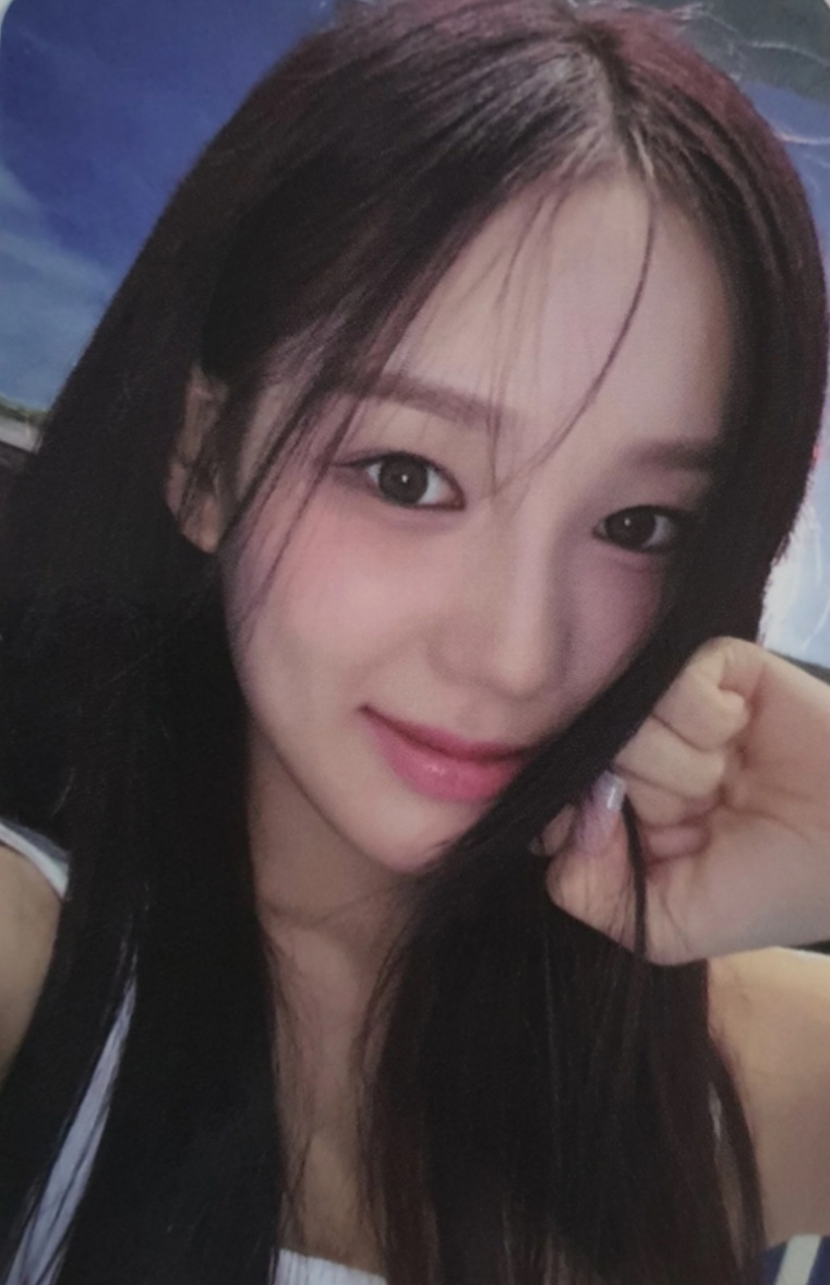 Ryu Sarang izna photocard - N/a Lucky Draw