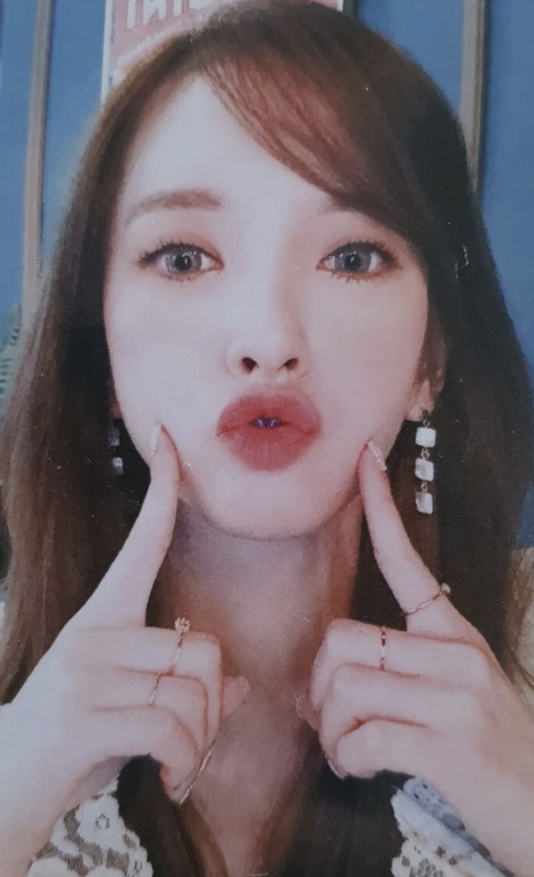 Bona Cosmic Girls photocard from Photocard
