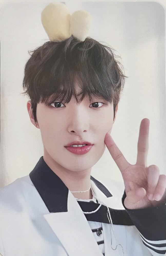 Mingi ATEEZ photocard from Random Trading Card