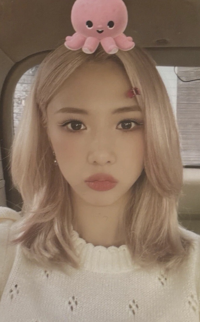 Yoohyeon Dreamcatcher photocard - Summer Holiday Photocard
