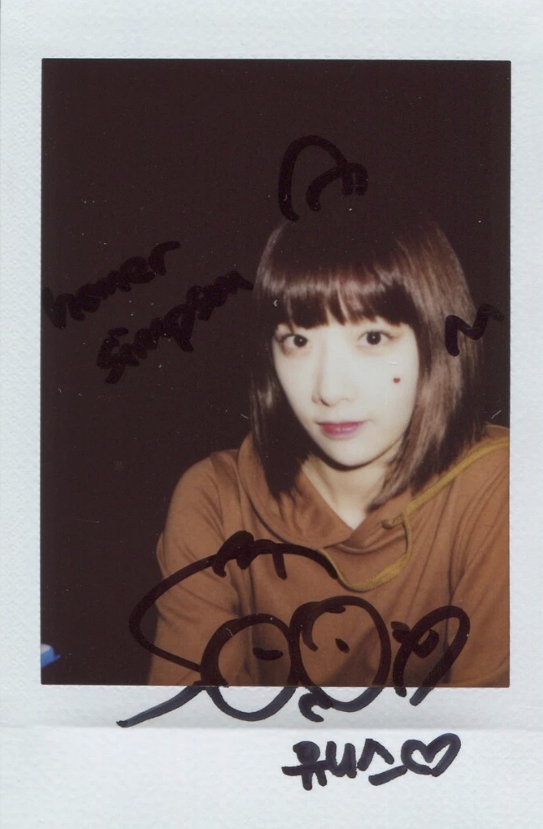 Eunice DIA photocard from Autographed Polaroid