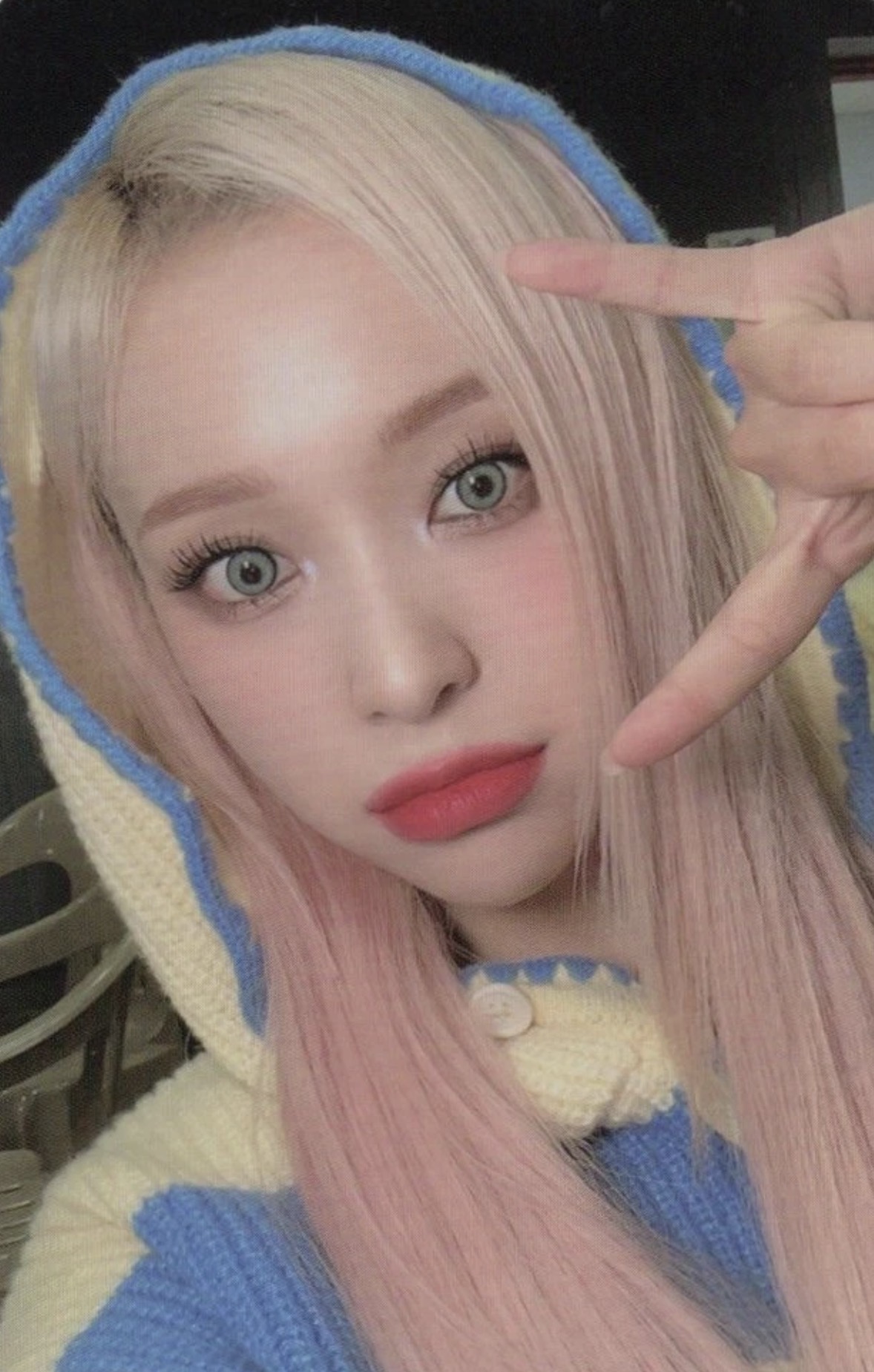 Luck Inside 7 Doors Tour Hoodie merch photocard