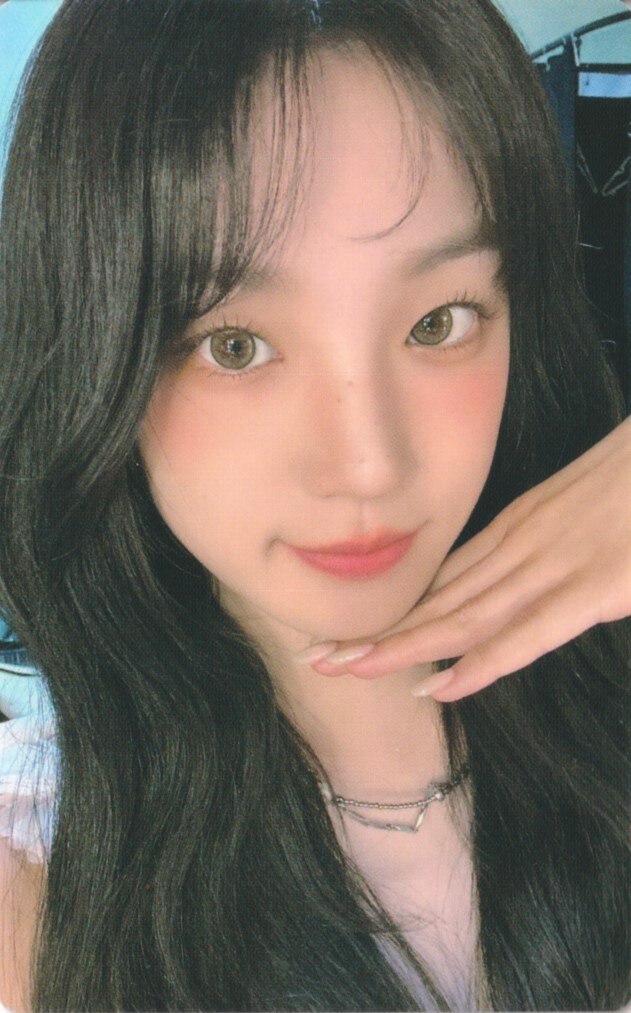 YUQI x QRSESSED Collaboration Photocard Event