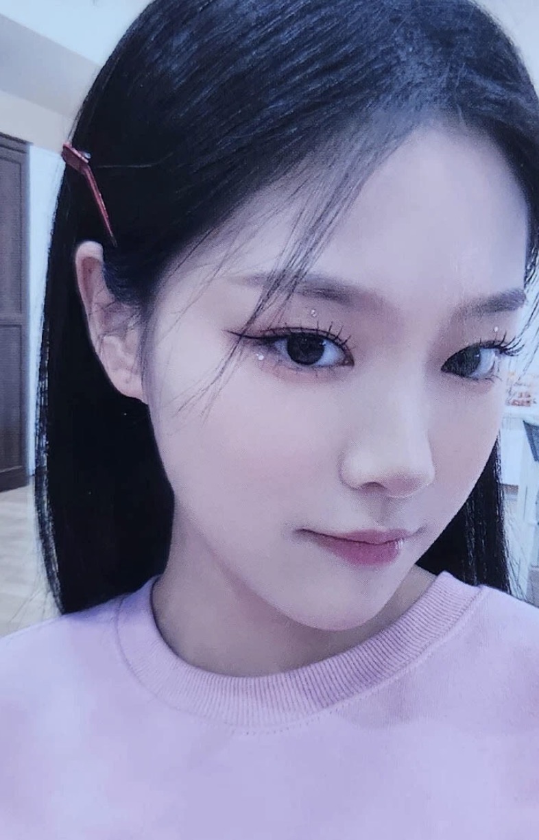 Hyunjin LOONA photocard Trading Cards