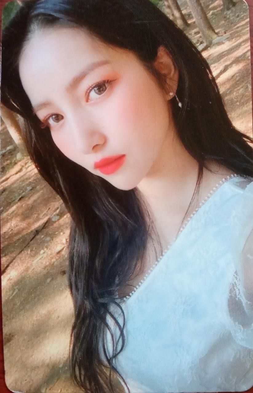 Sowon GFRIEND photocard from Selfie