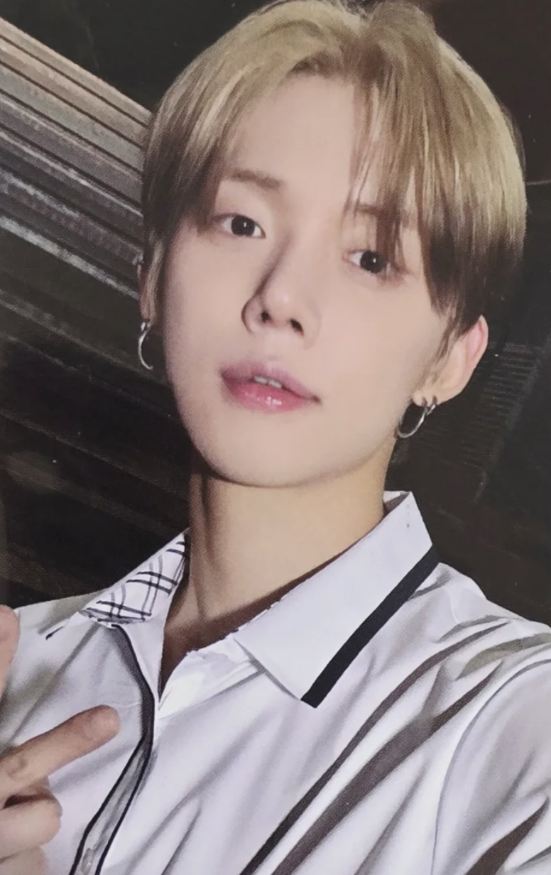 Yeonjun TXT photocard from Preorder
