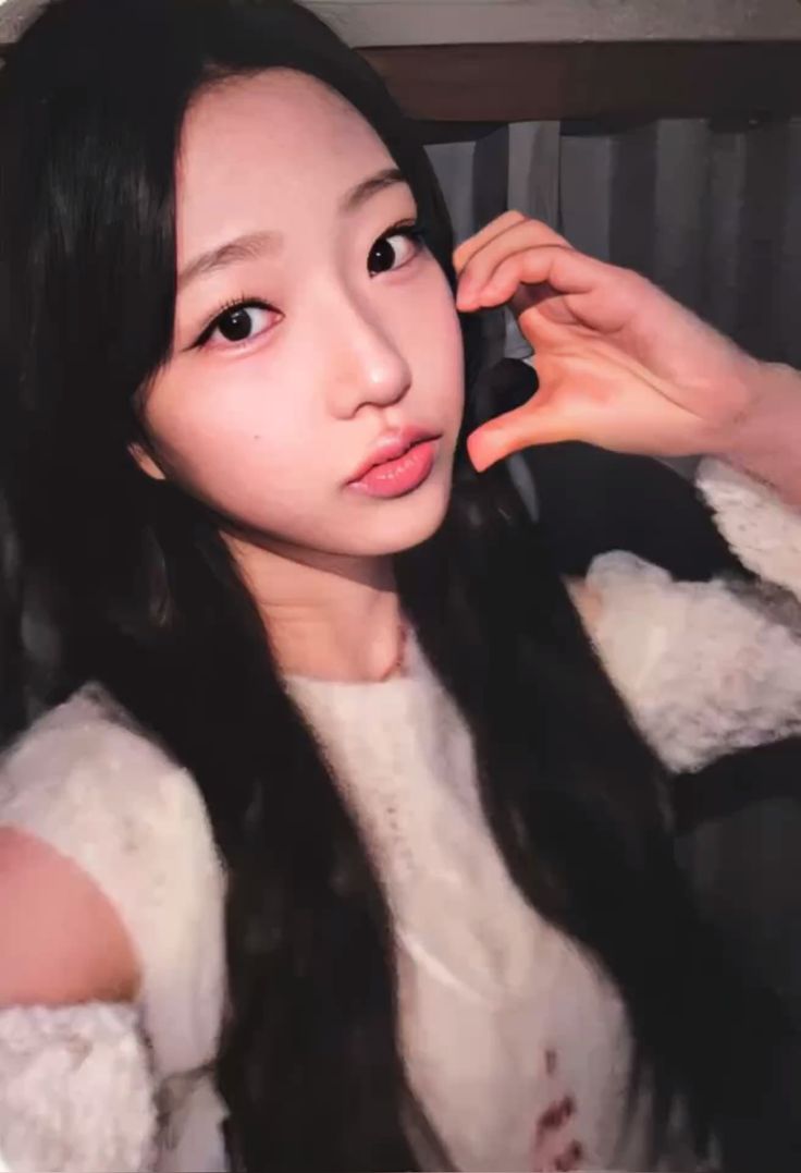 Stella Hearts2Hearts photocard from Mini Photocard