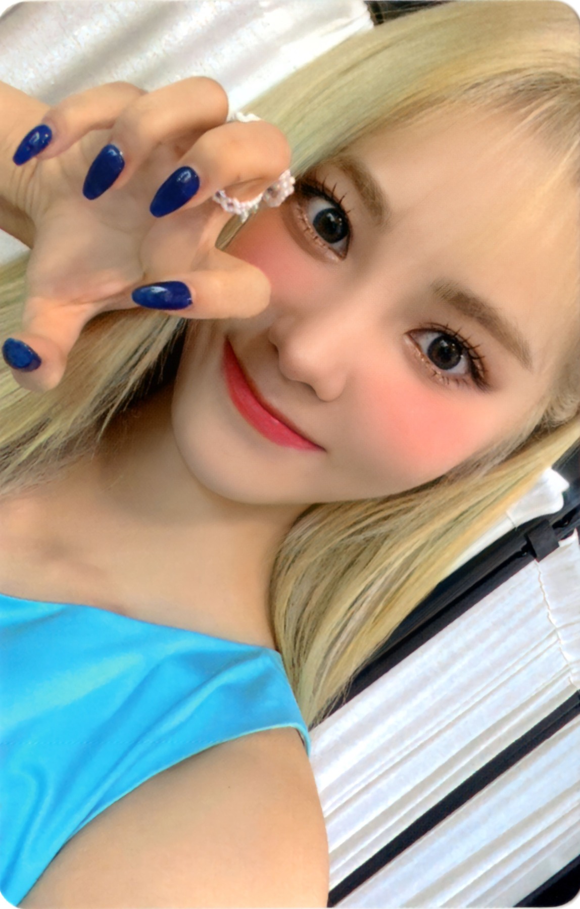 JinSoul LOONA photocard from Regular ver.