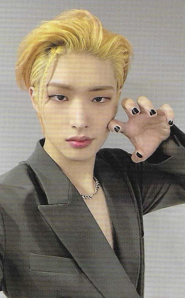 Hello82 Exclusive London Fansign