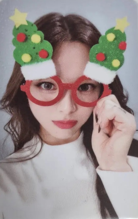 Yuna ITZY photocard from Lucky Draw