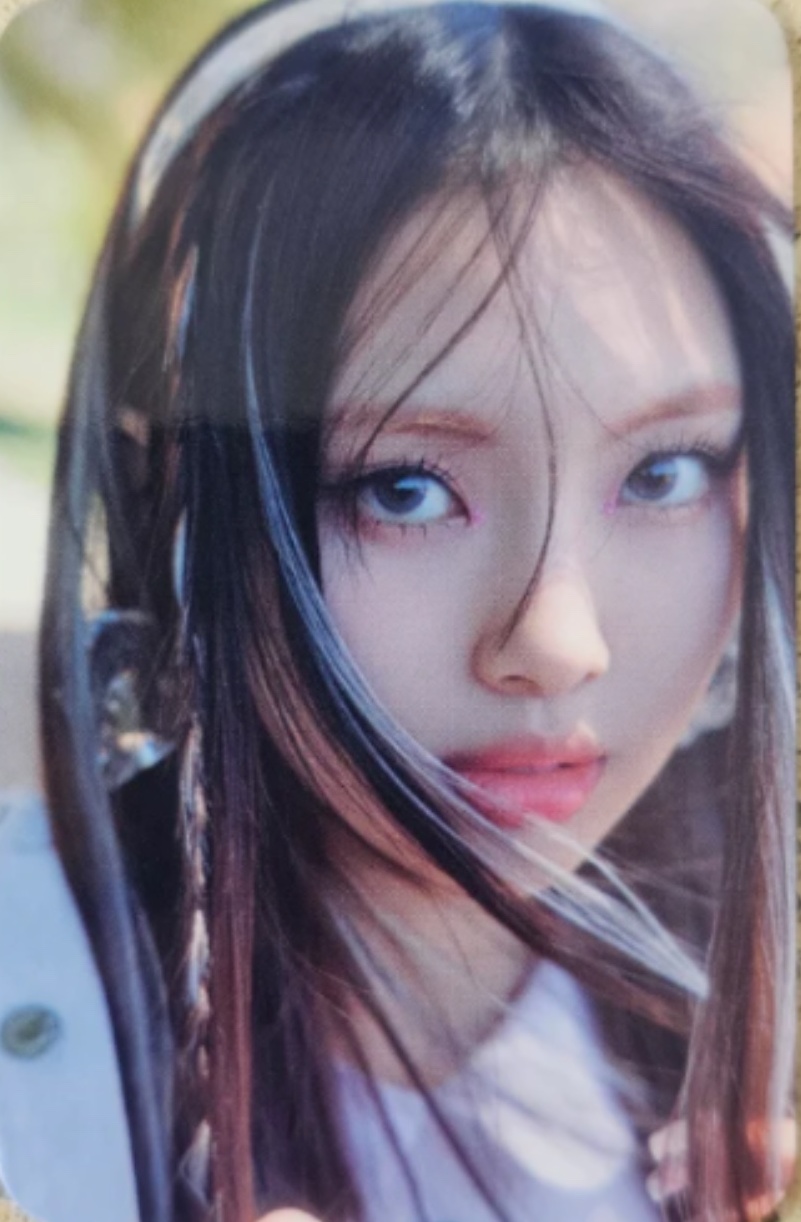 Hyein NewJeans photocard from Pre-Order