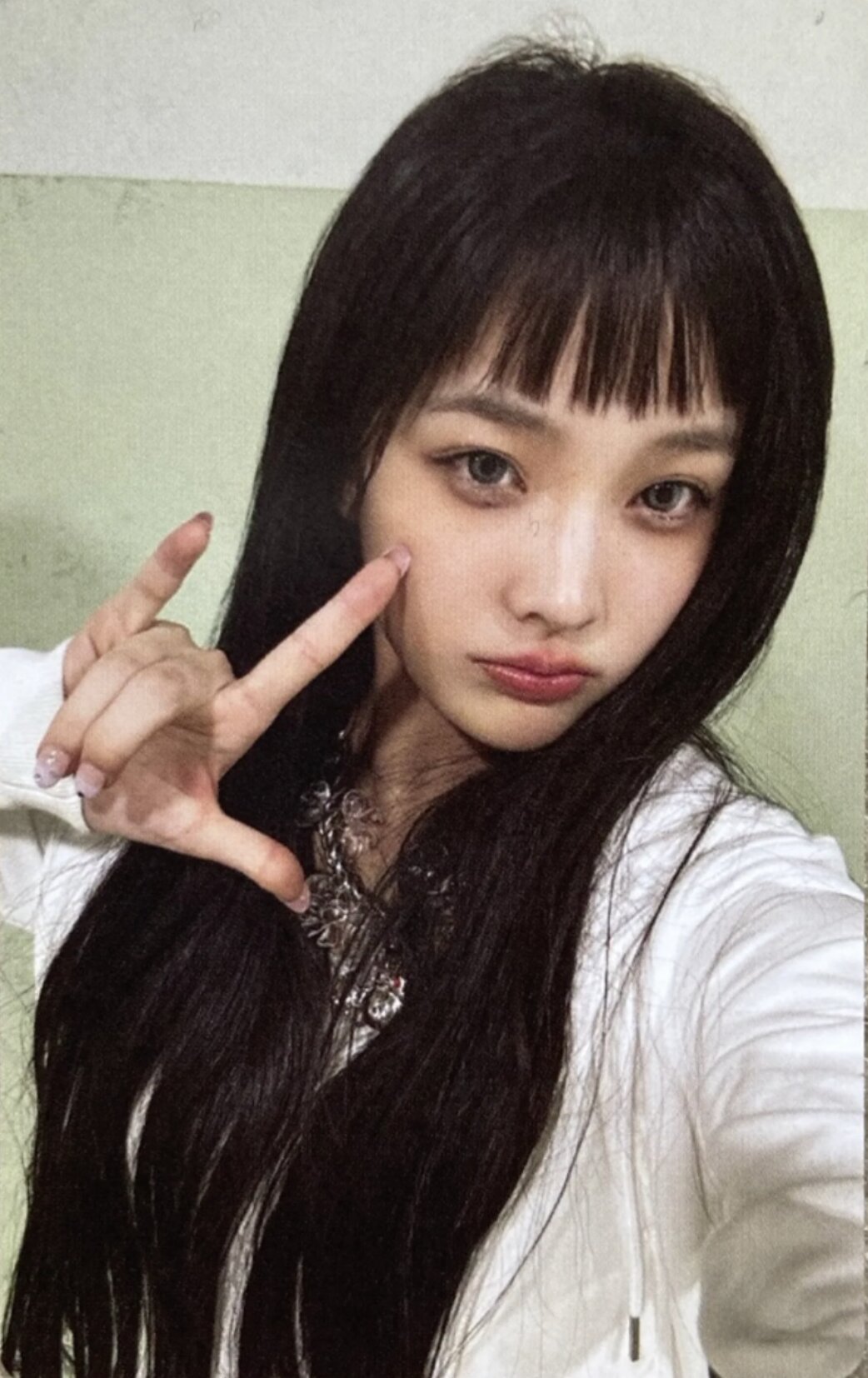 Iroha ILLIT photocard from MV Photocard