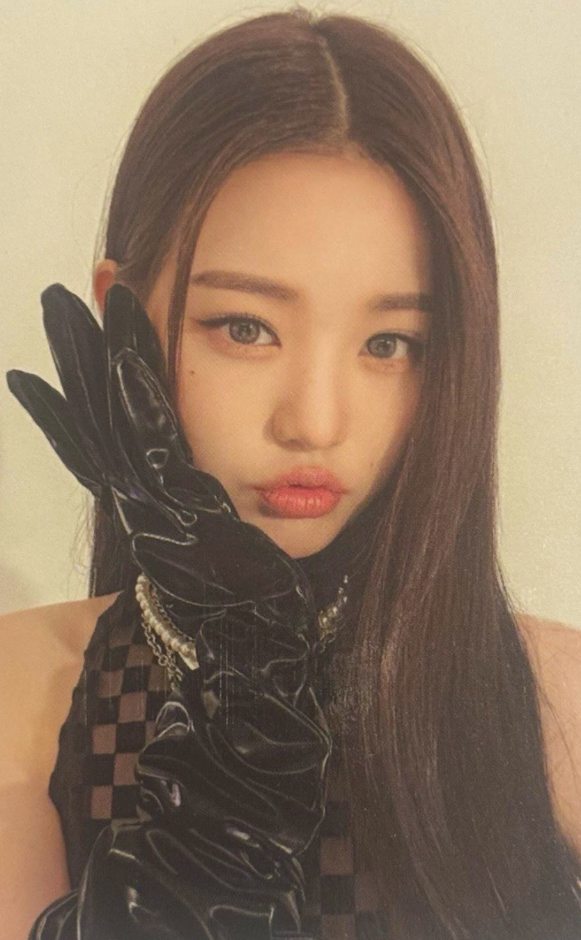 Wonyoung IVE photocard from Photocard