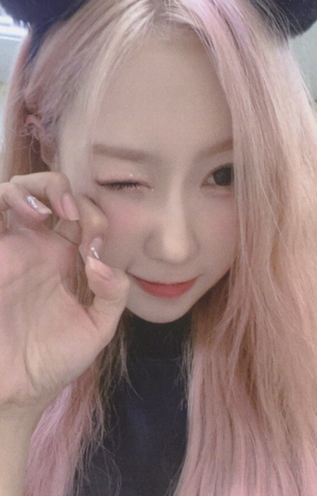 Handong Dreamcatcher photocard from Preorder