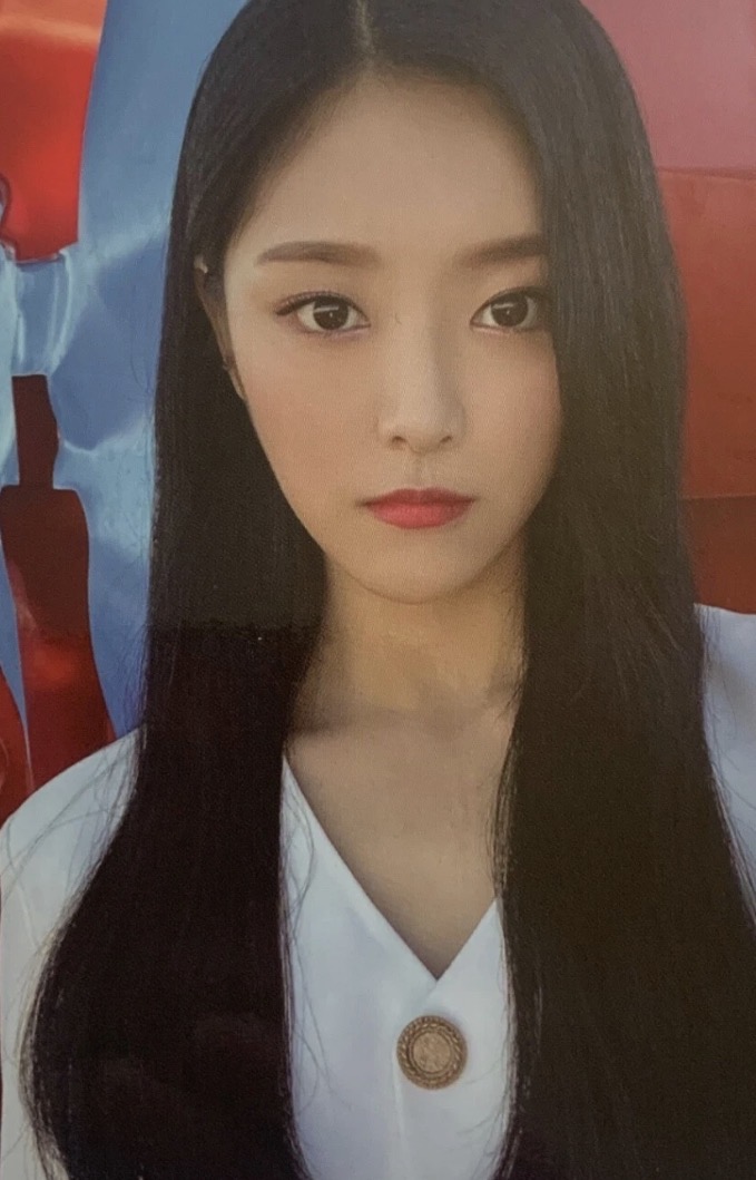 Hyunjin LOONA photocard - 12:00 Photocard