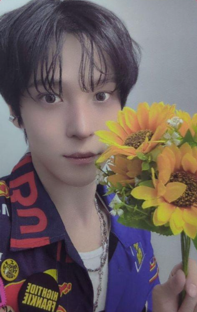 Yunho ATEEZ photocard 100,000 KRW Benefit