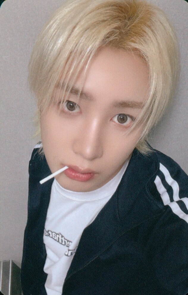 Hunter xikers photocard from Offline