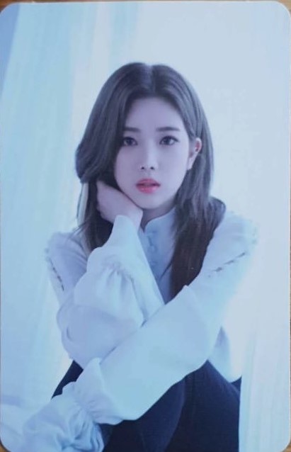 Kim Lip LOONA photocard from Random Photocard