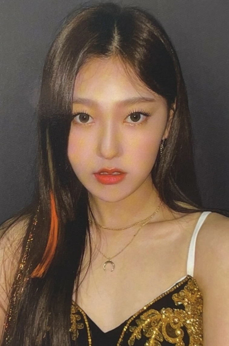 Choerry LOONA photocard from Photocard