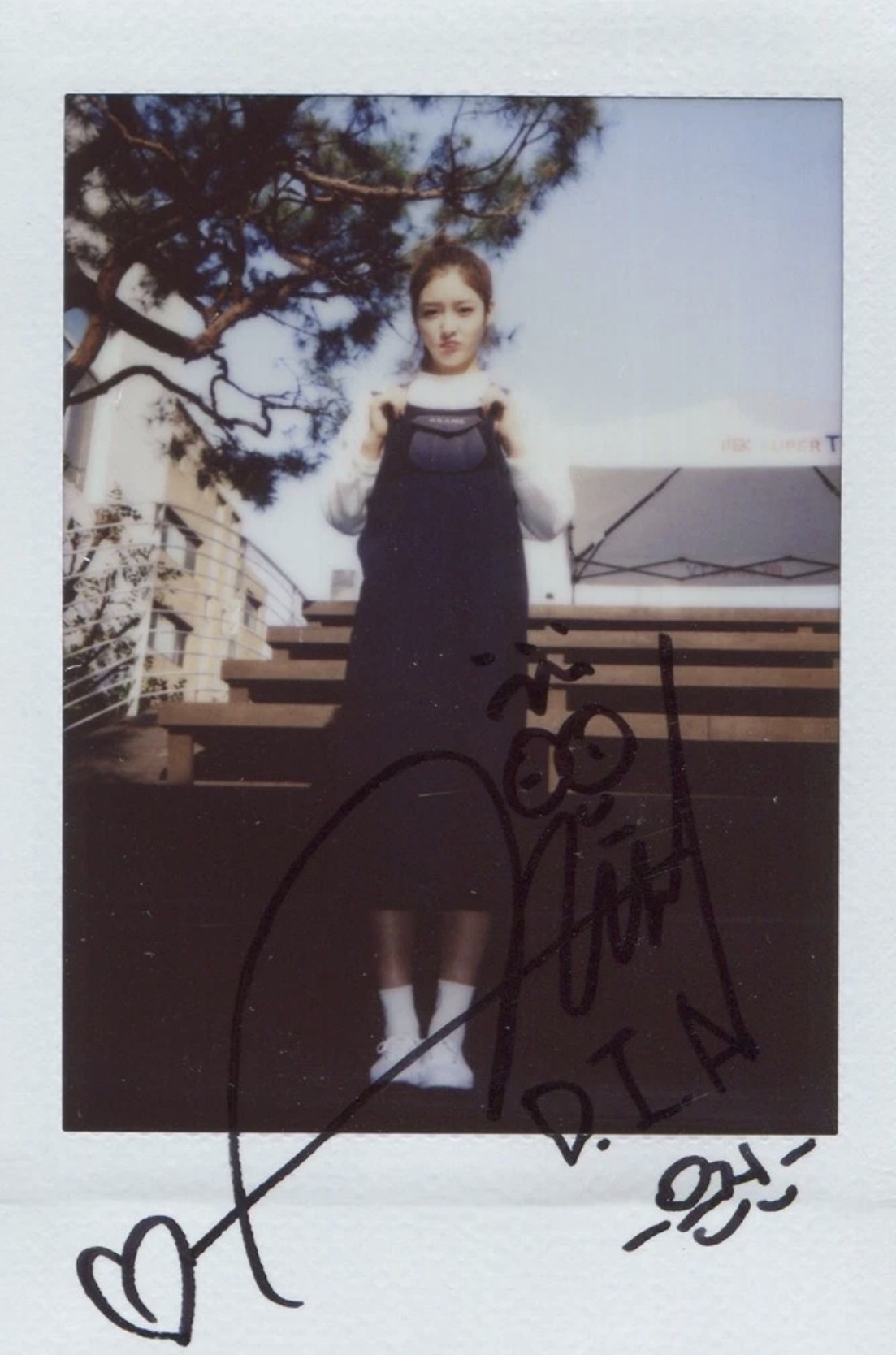 Autographed pob Autographed Polaroid