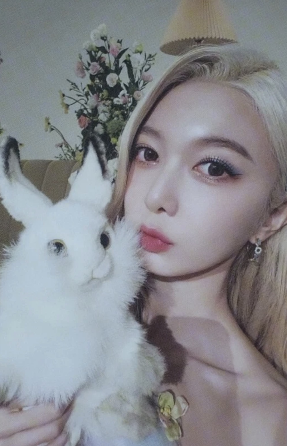 Dami Dreamcatcher photocard from Photocard Set (Flower Garden ver.)