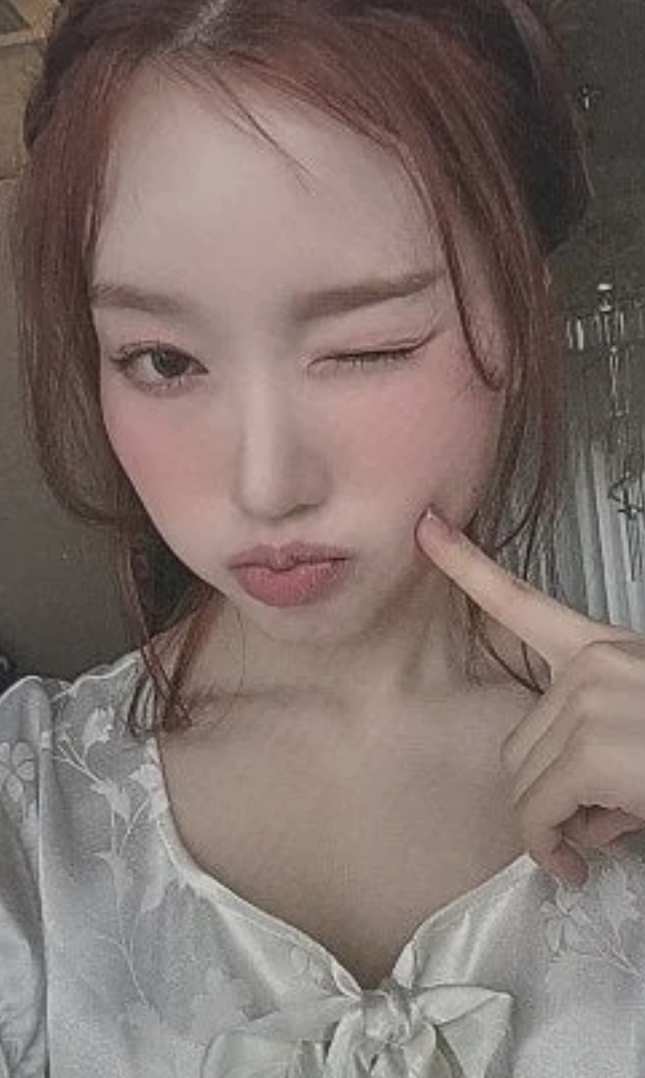 Gowon Loossemble photocard - One Of A Kind Photocard