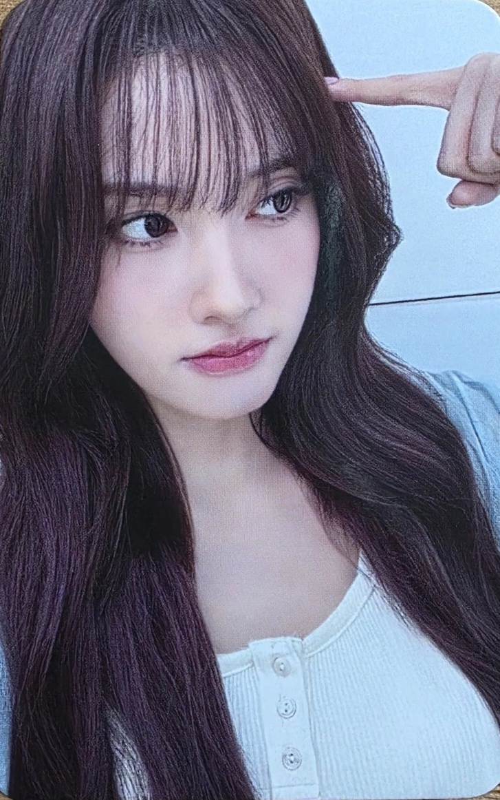 Yoon STAYC photocard from Lucky Draw Photocard Benefit