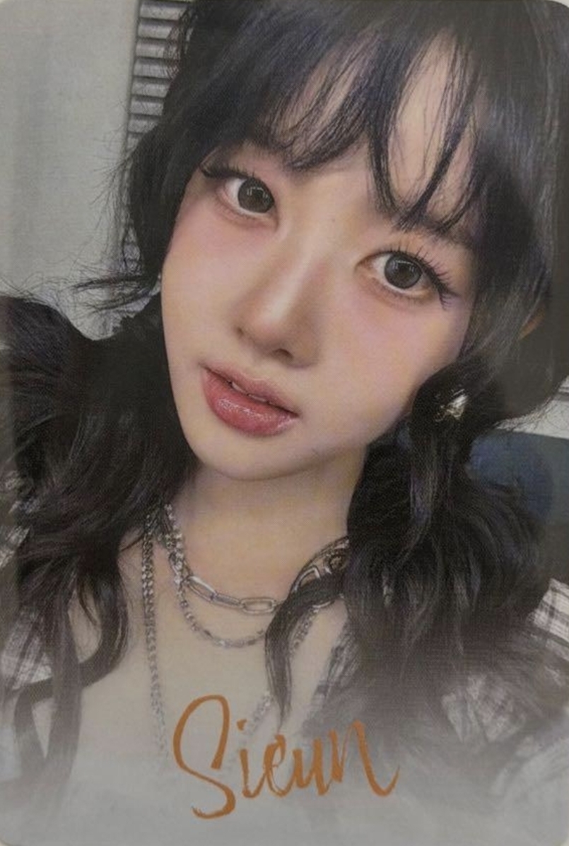 Sieun STAYC photocard - STAY ALIVE Trading Card