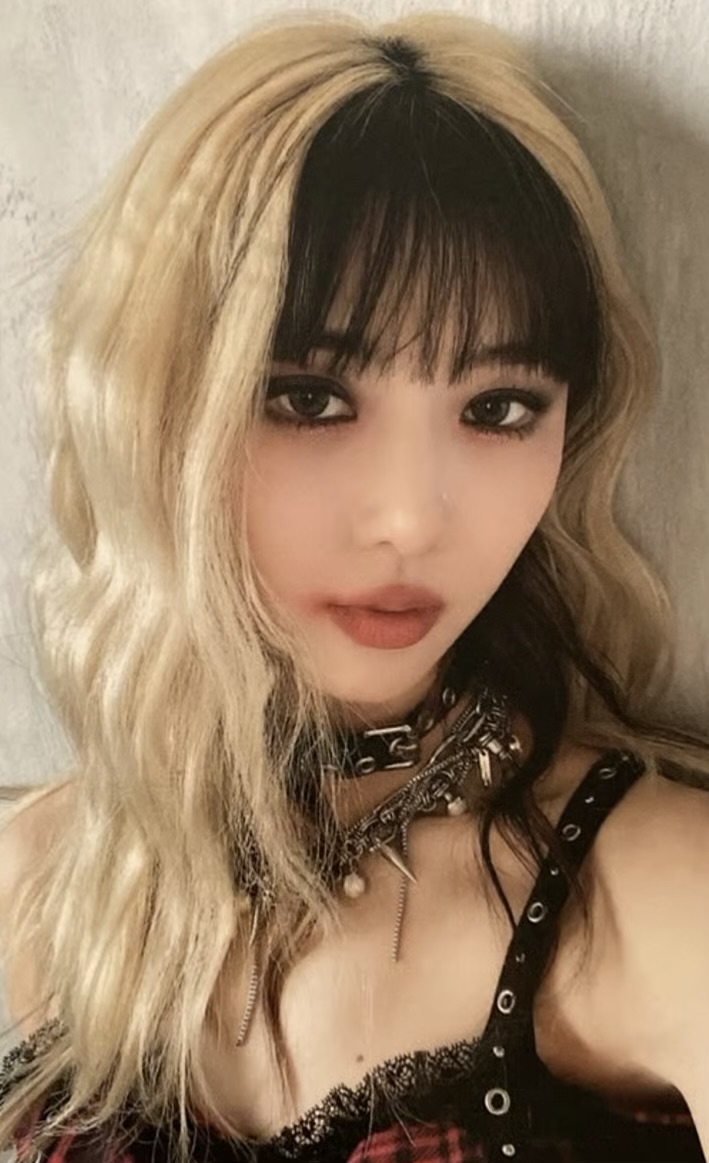Yoohyeon Dreamcatcher photocard Love Catcher photocard set