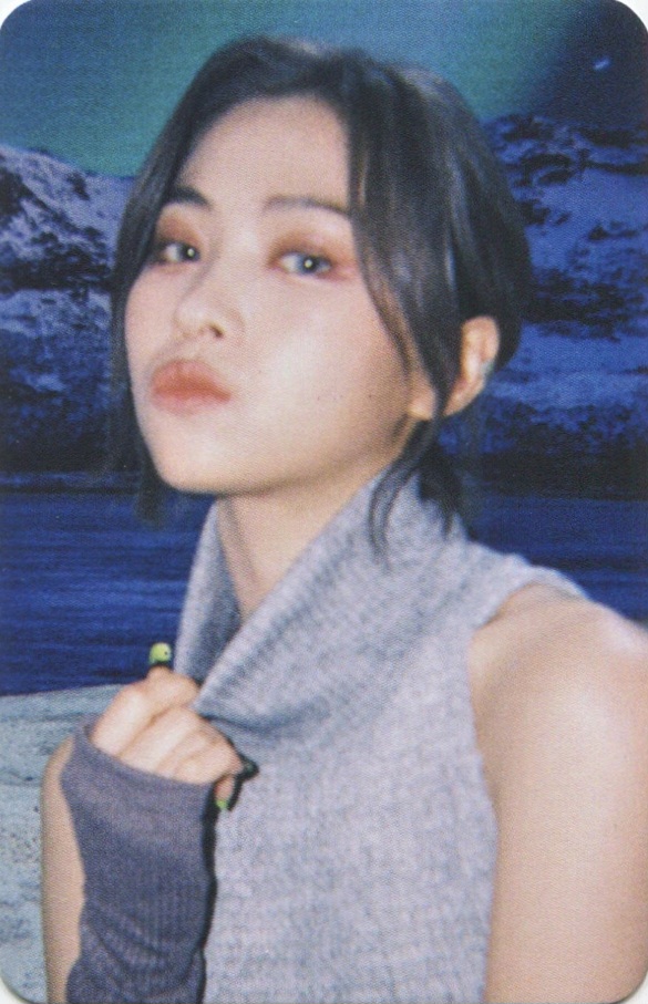 Ryujin ITZY photocard from Lucky Draw