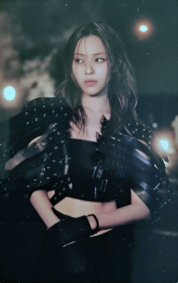 Ryujin ITZY photocard from Concept QR B