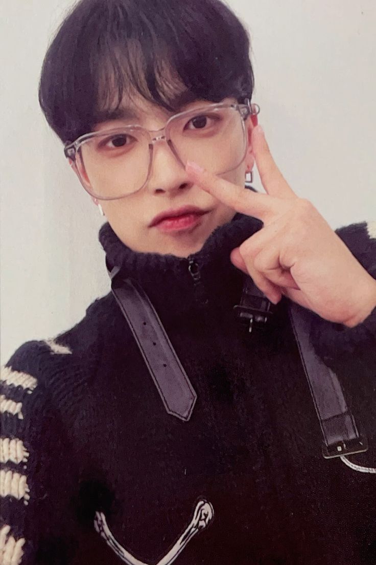 Hongjoong ATEEZ photocard from US exclusive