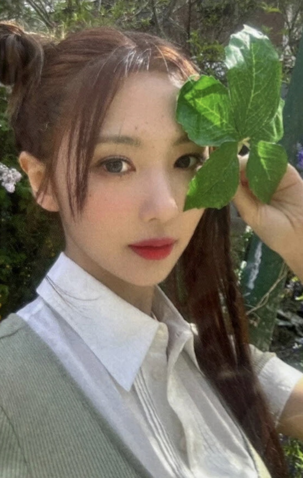 Yoohyeon Dreamcatcher photocard from Selfie Photocard