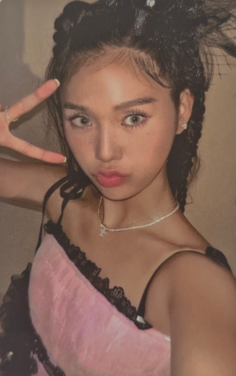 Mimi OH MY GIRL photocard from Photocard
