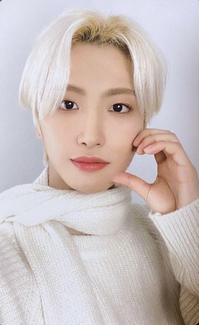 ATEEZ x KAURA VALENTEEZ Photocards