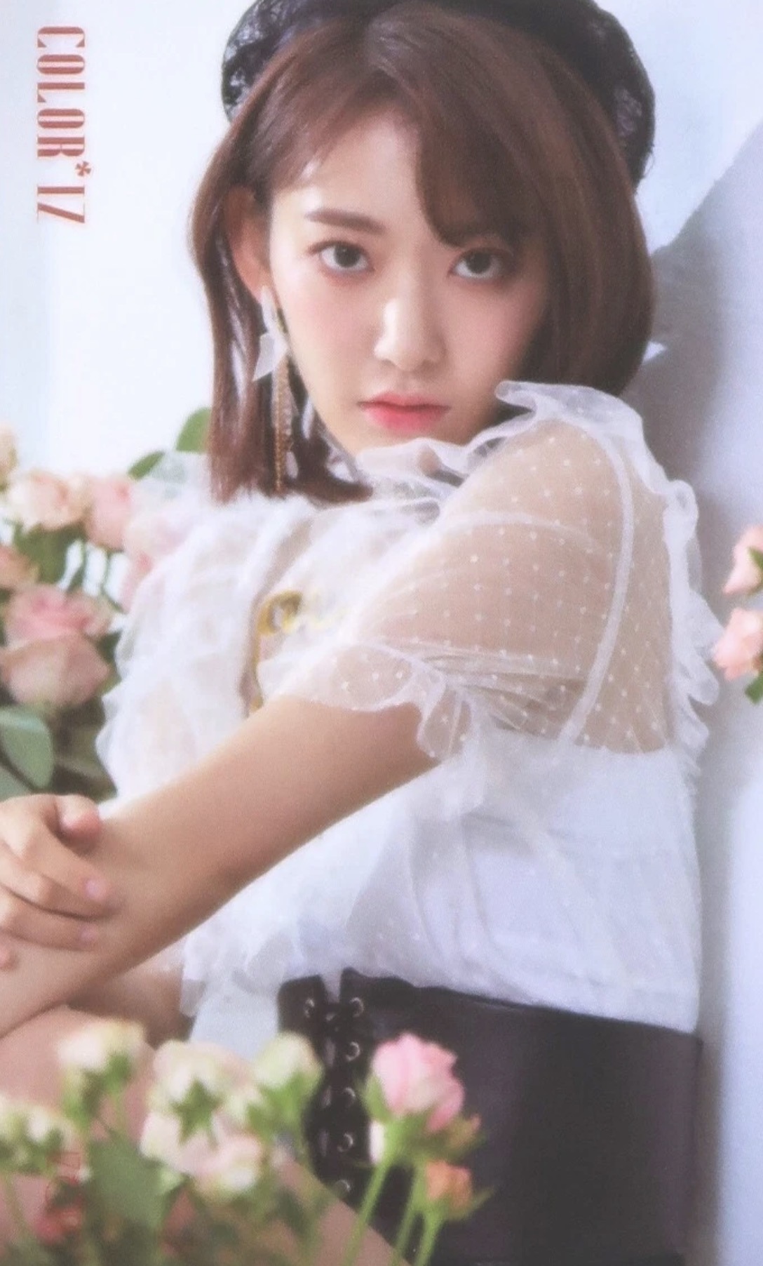 Sakura IZ*ONE photocard from Rose Version Photocard