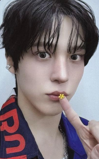 Yunho ATEEZ photocard Micro Deco Sticker