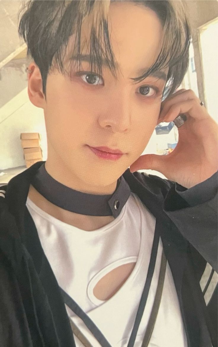 Yunho ATEEZ photocard from Preorder